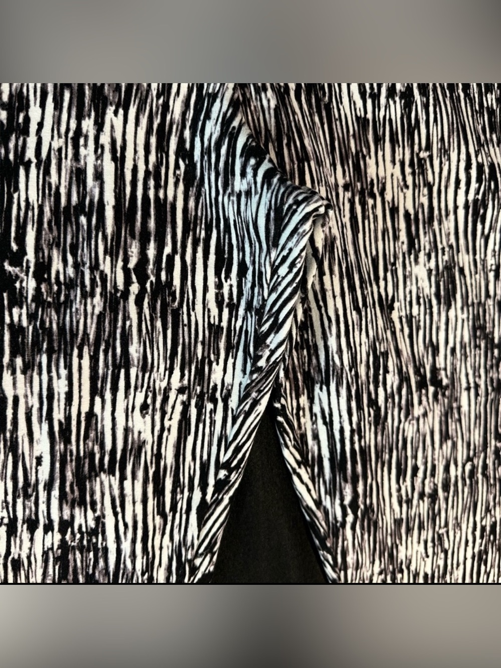 Slim Factor by Investments Black and White Vertical Abstract Patterned Leggings - Picture 2 of 4